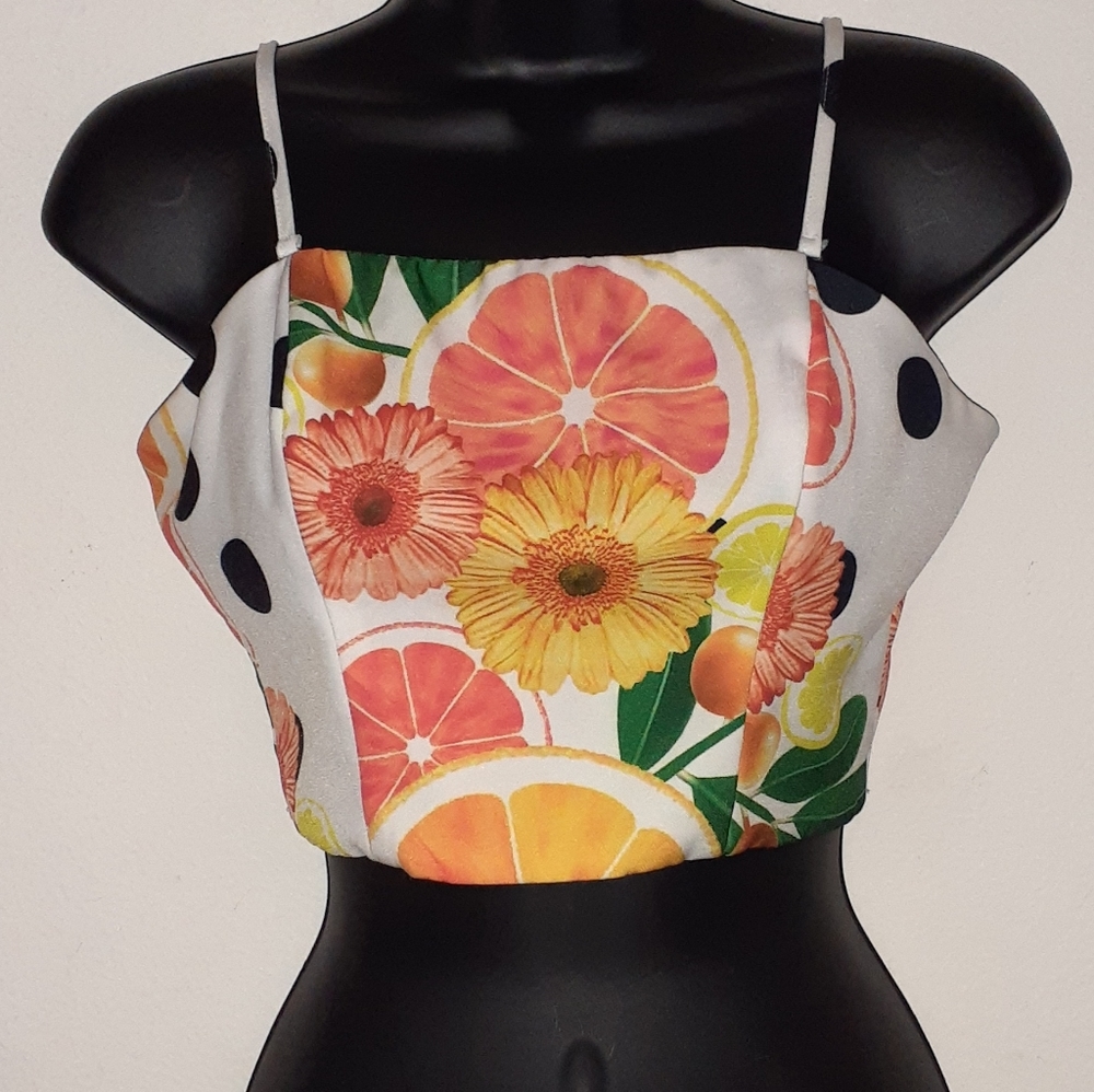 - FOREVER 21 CUTE TROPICAL CROP TOP